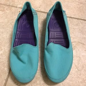 Women’s Crocs Flats Size 8W